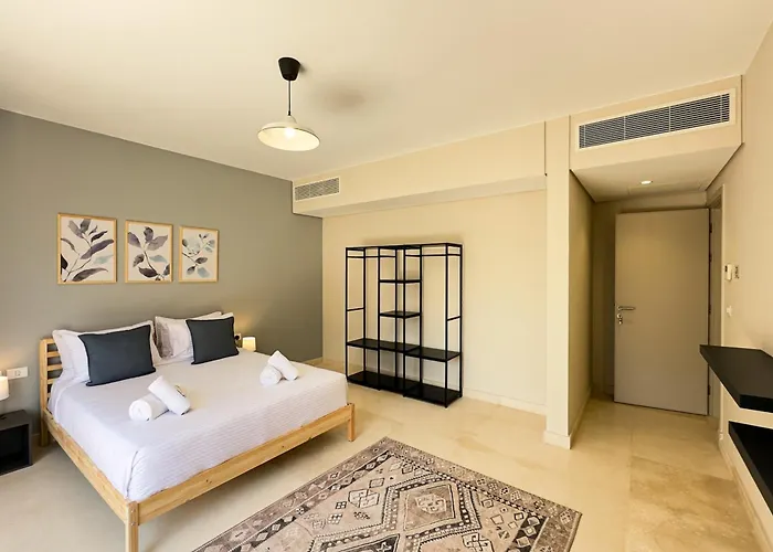Apartman The Golden Atrium 3bdr Pool View Free Pool & Access Gurdaka