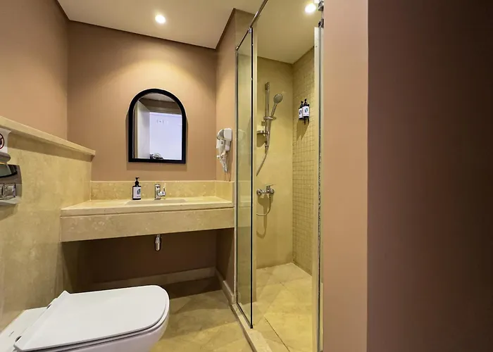 The Golden Atrium 3bdr Pool View Free Pool & Access * Gurdaka