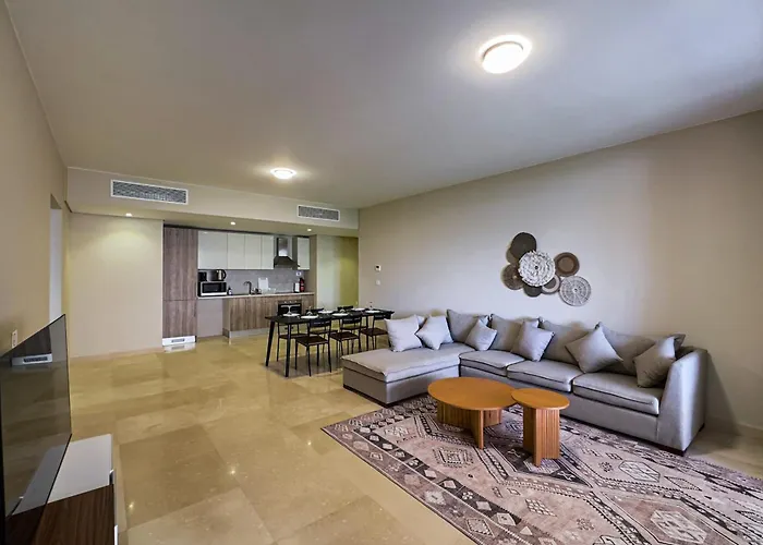 The Golden Atrium 3bdr Pool View Free Pool & Access Gurdaka