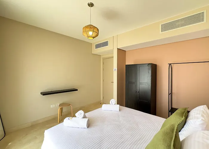 The Golden Atrium 3bdr Pool View Free Pool & Access *