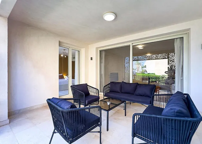 The Golden Atrium 3bdr Pool View Free Pool & Access Gurdaka