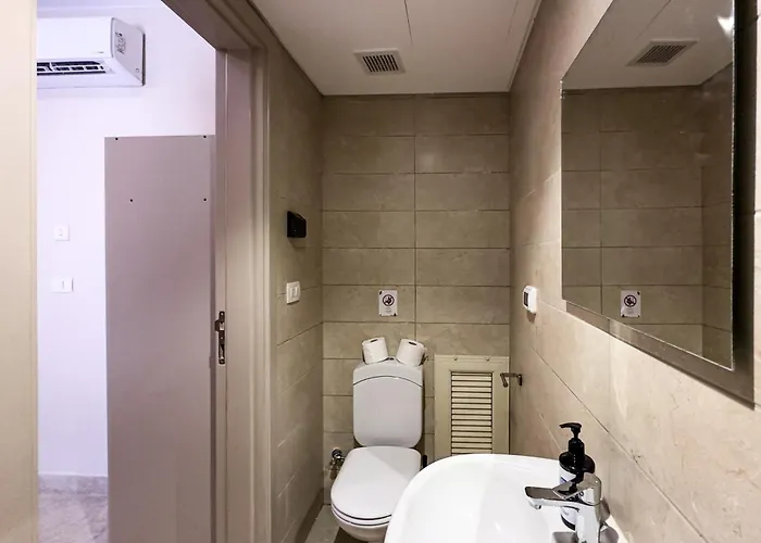 The Golden Atrium 3bdr Pool View Free Pool & Access Apartman Gurdaka