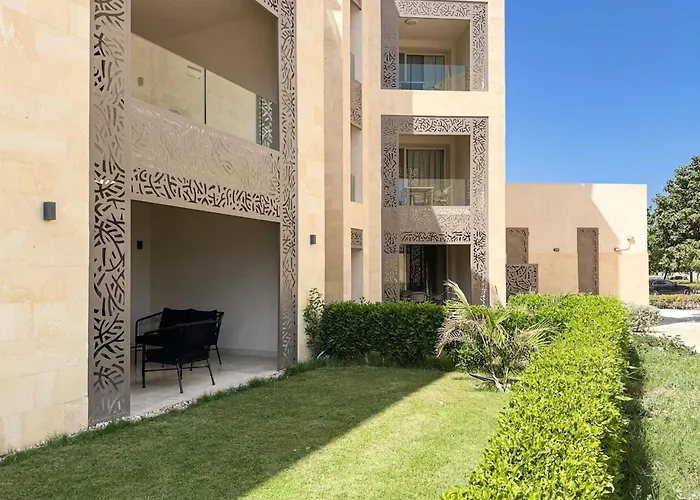 The Golden Atrium 3bdr Pool View Free Pool & Access Gurdaka